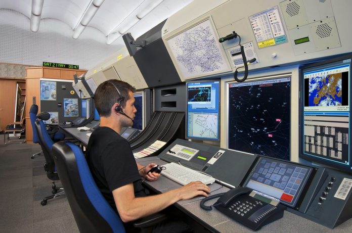 How to become air traffic controller