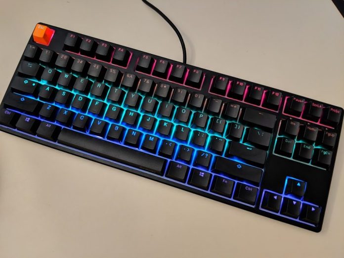 How to clean a keyboard?